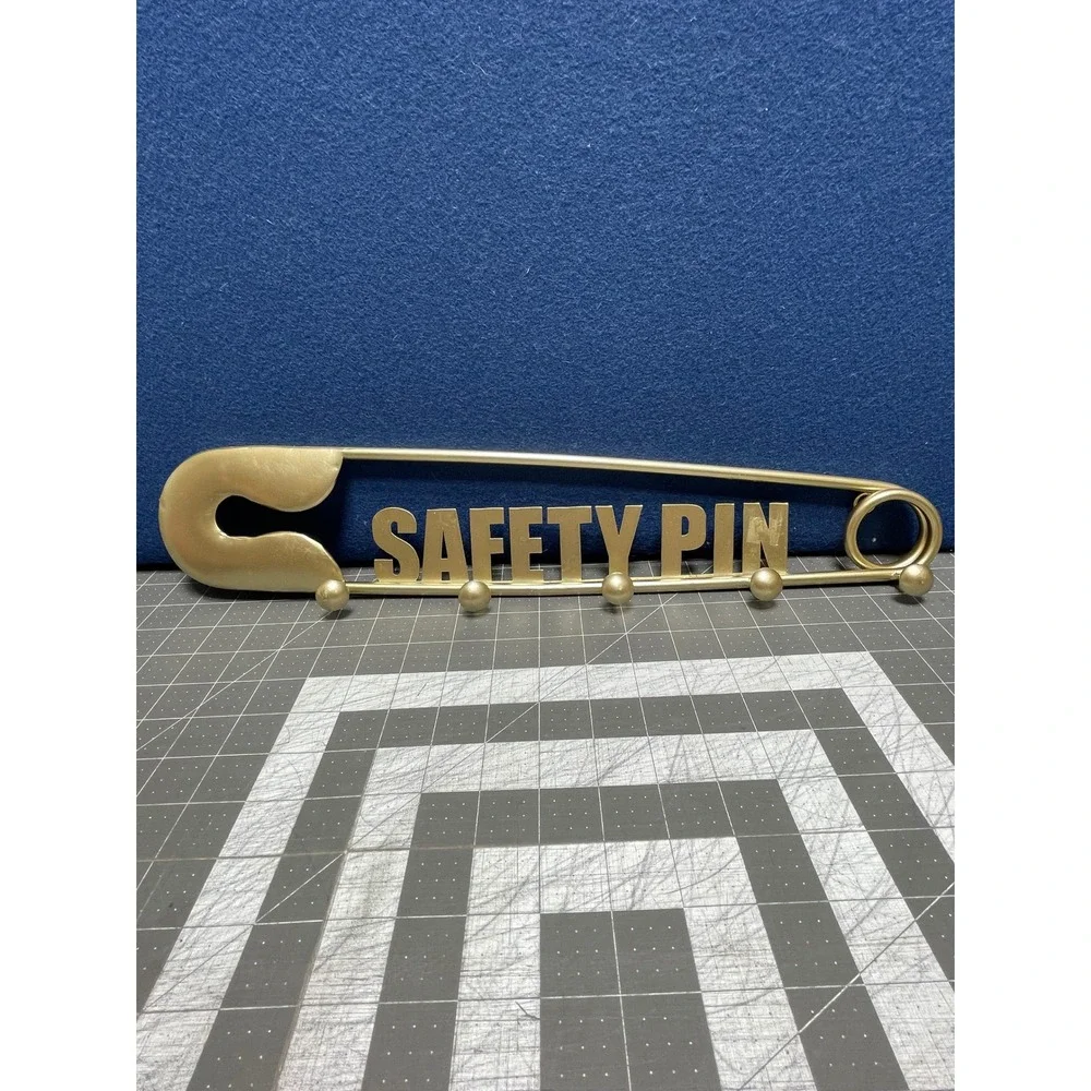 Gold Oversized Safety Pin Wall‎ Decor Metal Key Jewelry Rack 18.5 Inch